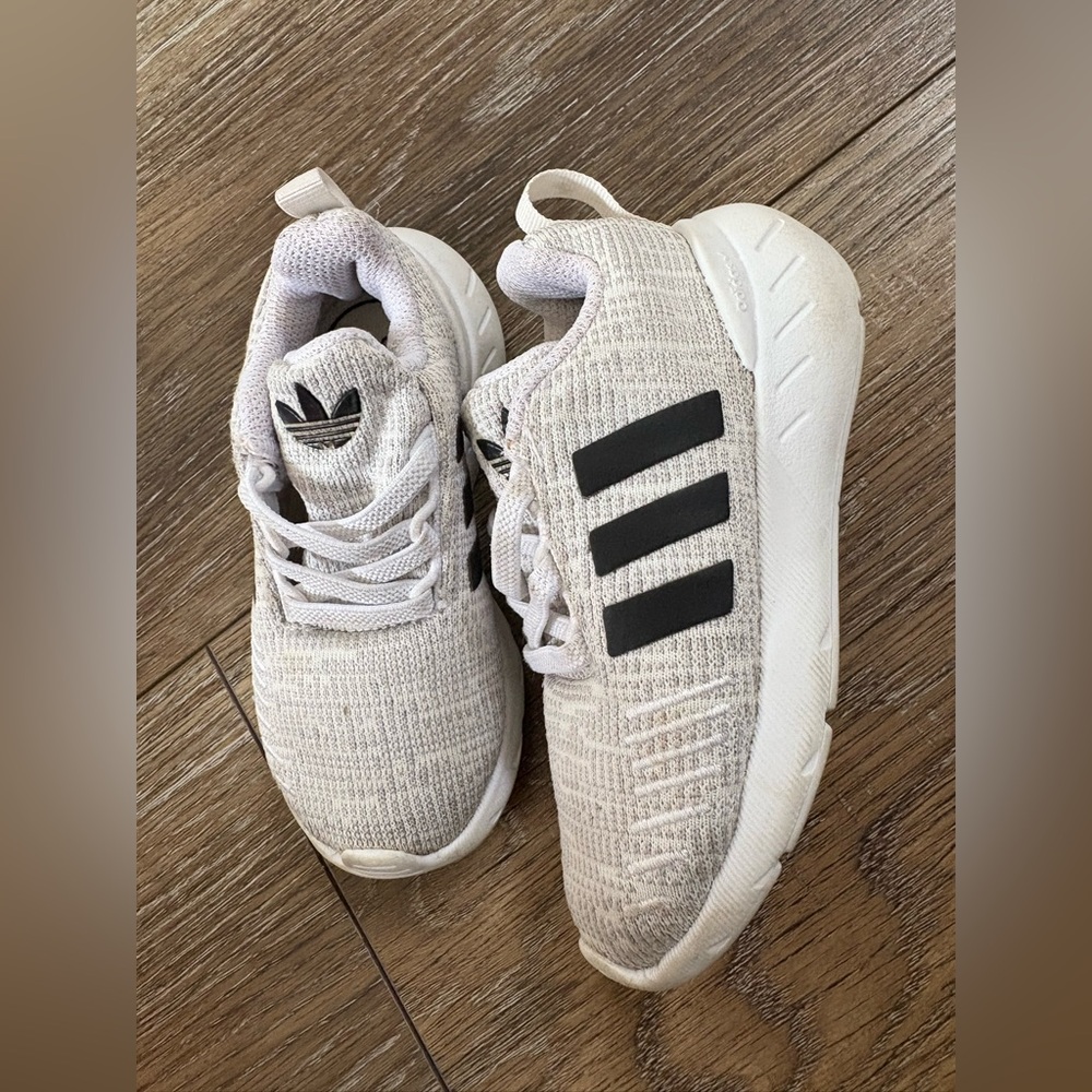 Adidas kids sneakers size 7C